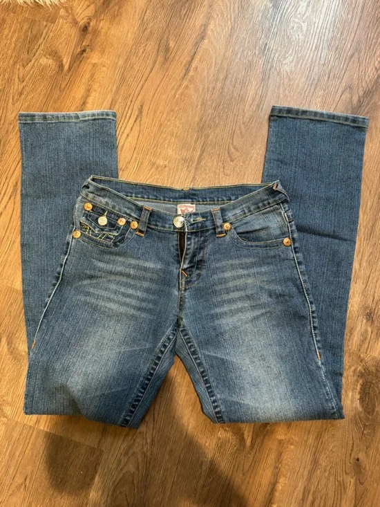 True Religion Women’s Low Rise Straight-Leg Jeans with Contrast Stitching - Picture 4 of 6